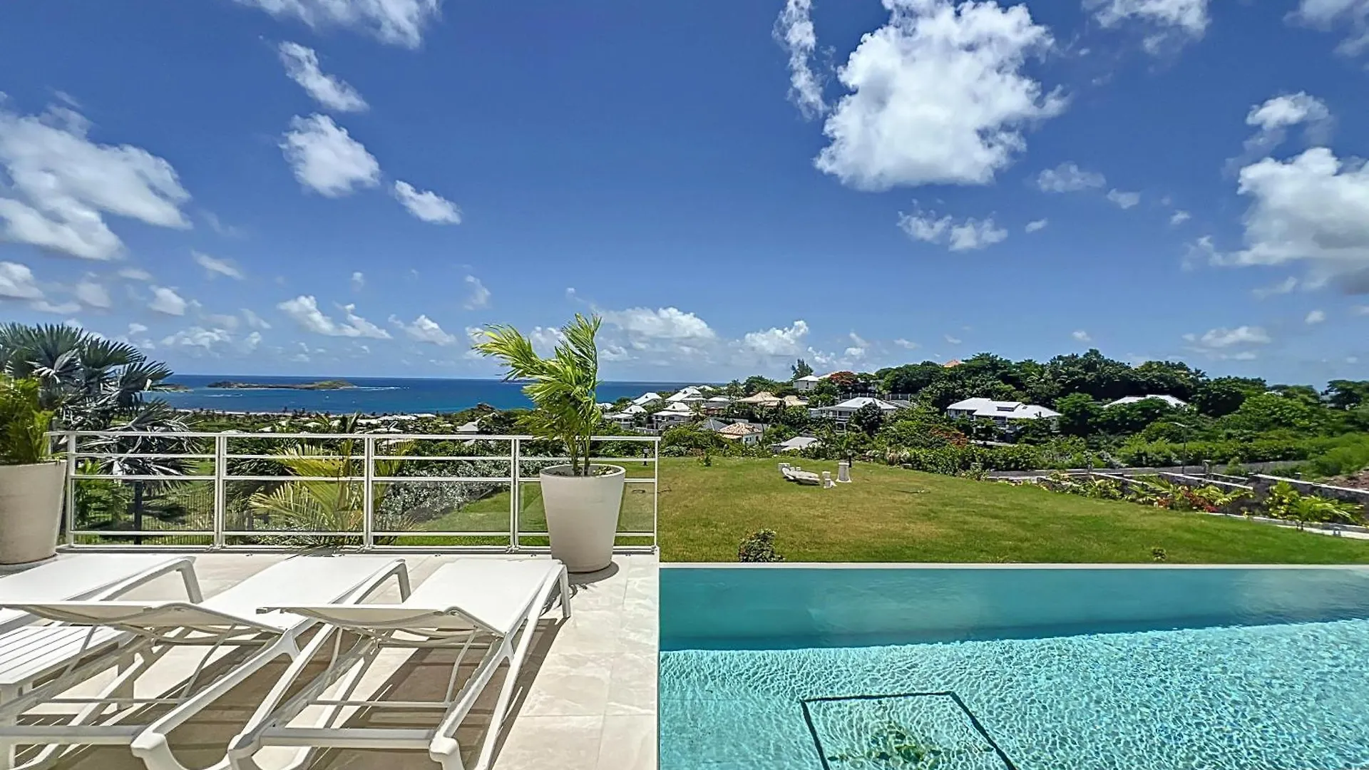 Fleur De Lys A Prestigious Villa With A Sea View. Orient Bay