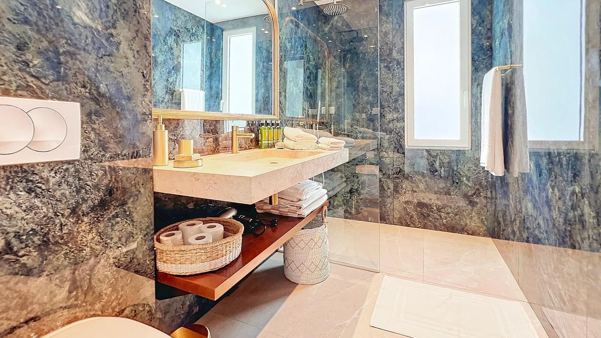 Fleur De Lys A Prestigious Villa With A Sea View. Orient Bay
