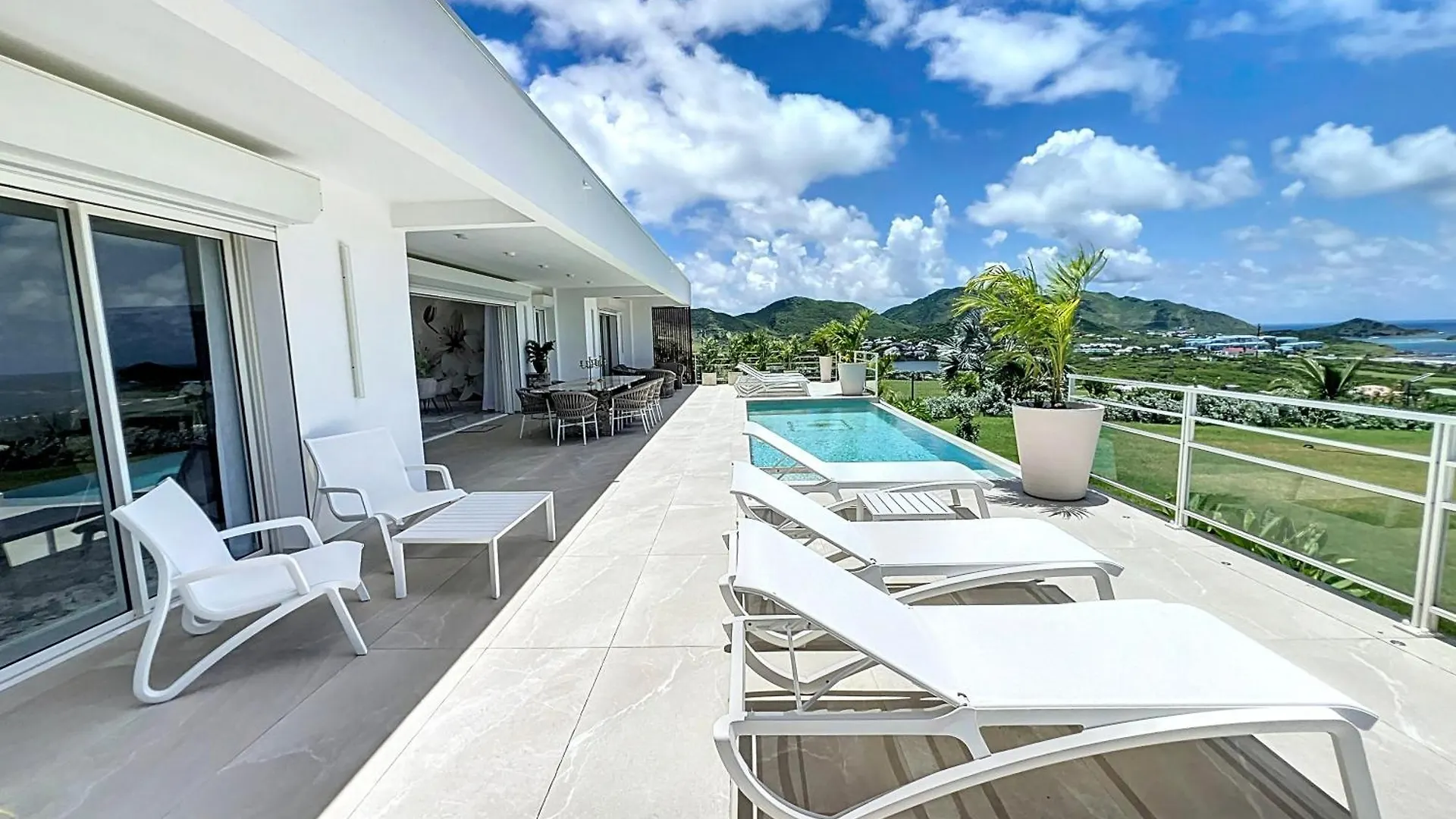 Fleur De Lys A Prestigious Villa With A Sea View. Orient Bay